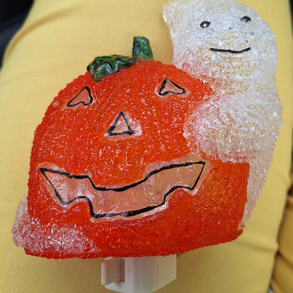 Sparkling Spun Acrylic Halloween Night Light Up 6" Pumpkin Ghost Wall Plug-In